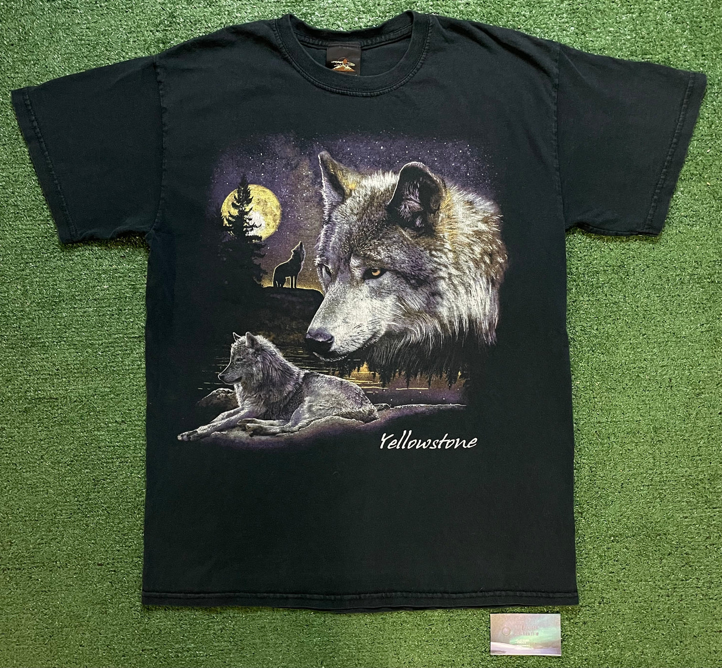Vintage 1990s yellowstone wolves tee