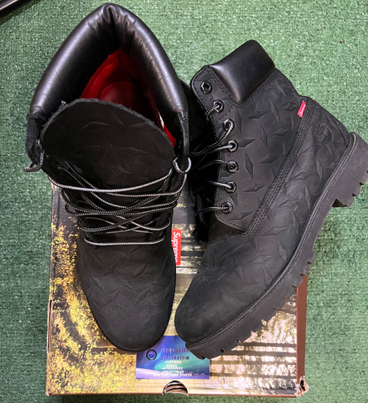 Supreme X timberland black diamond plate size 10men/11.5women