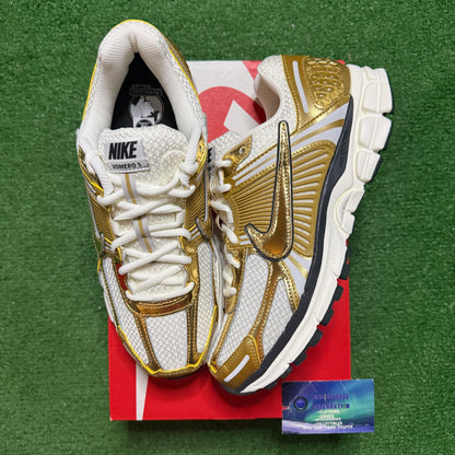 Nike Air Zoom Vomero 5 Metallic Gold