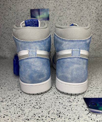 Jordan 1 Hyper Royal