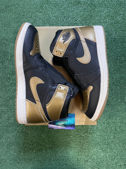 Air Jordan 1 high black metallic gold