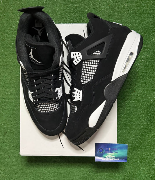 Jordan 4 White Thunder