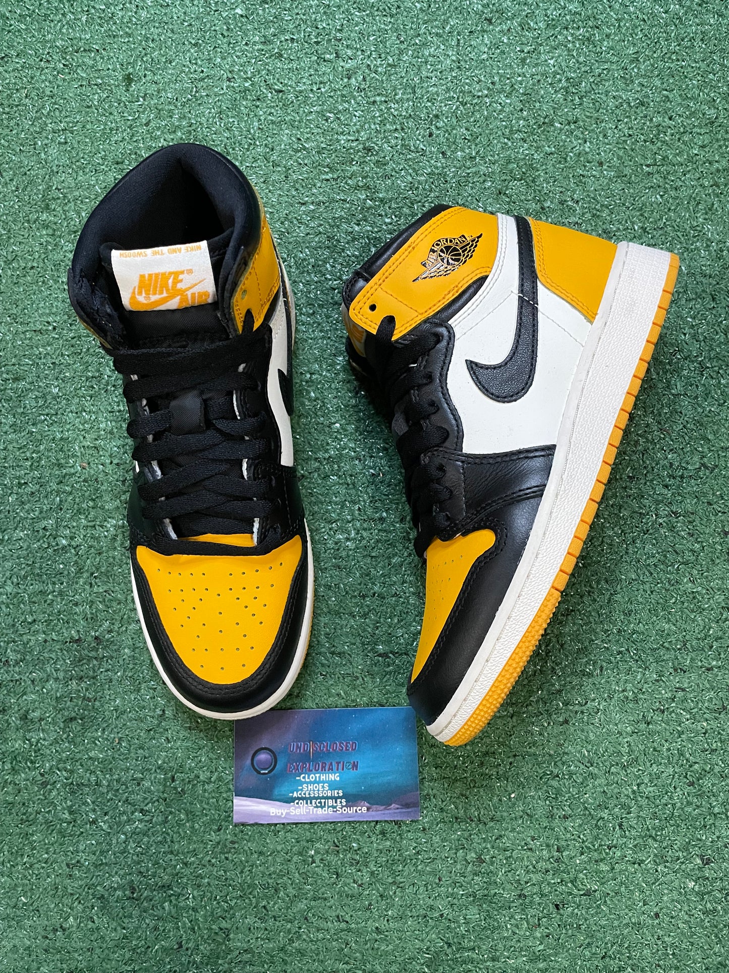 Nike Jordan 1 high yellow taxi size 4youth/5.5women