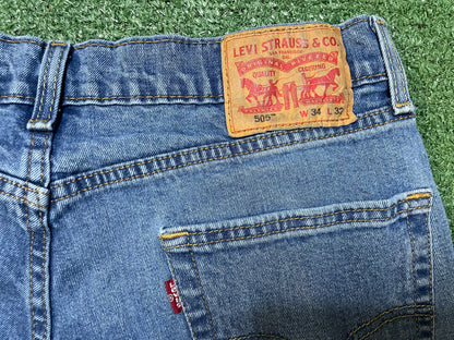 Levi 505 light wash jeans
