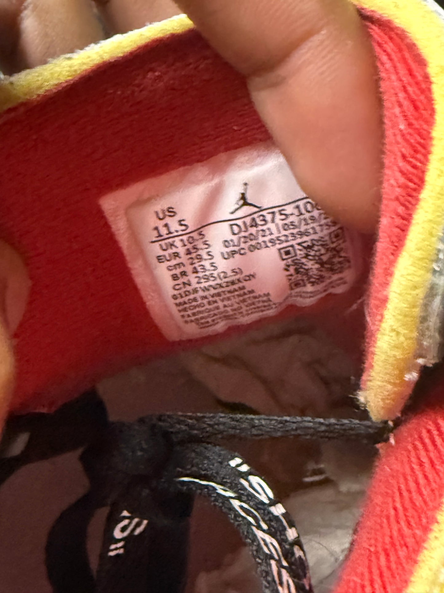 Jordan 2 Off White Chicago Varsity Red 11.5 Men/13 Women “Preowned”