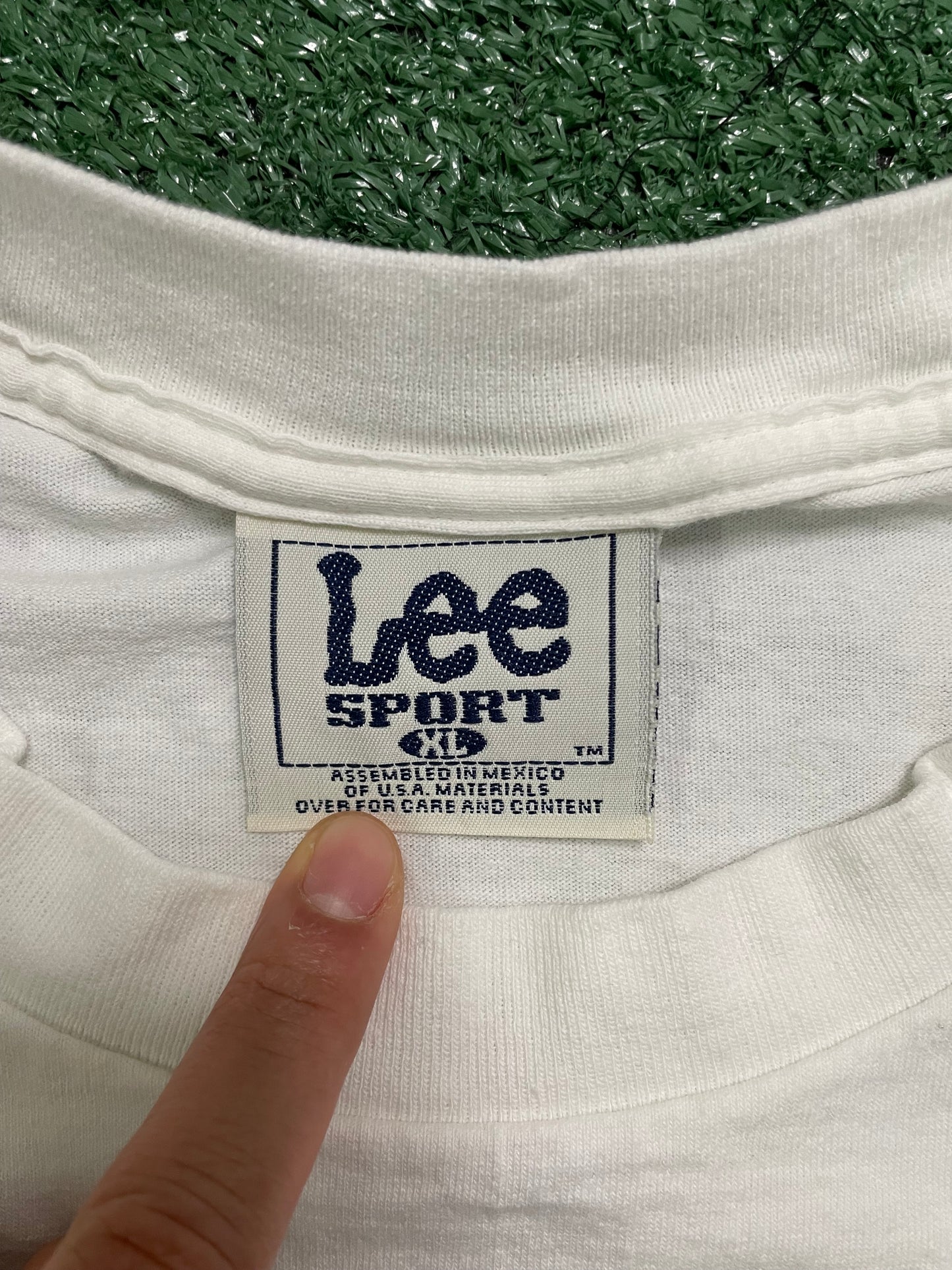 Vintage 1990s Seattle Mariners white embroidered tee