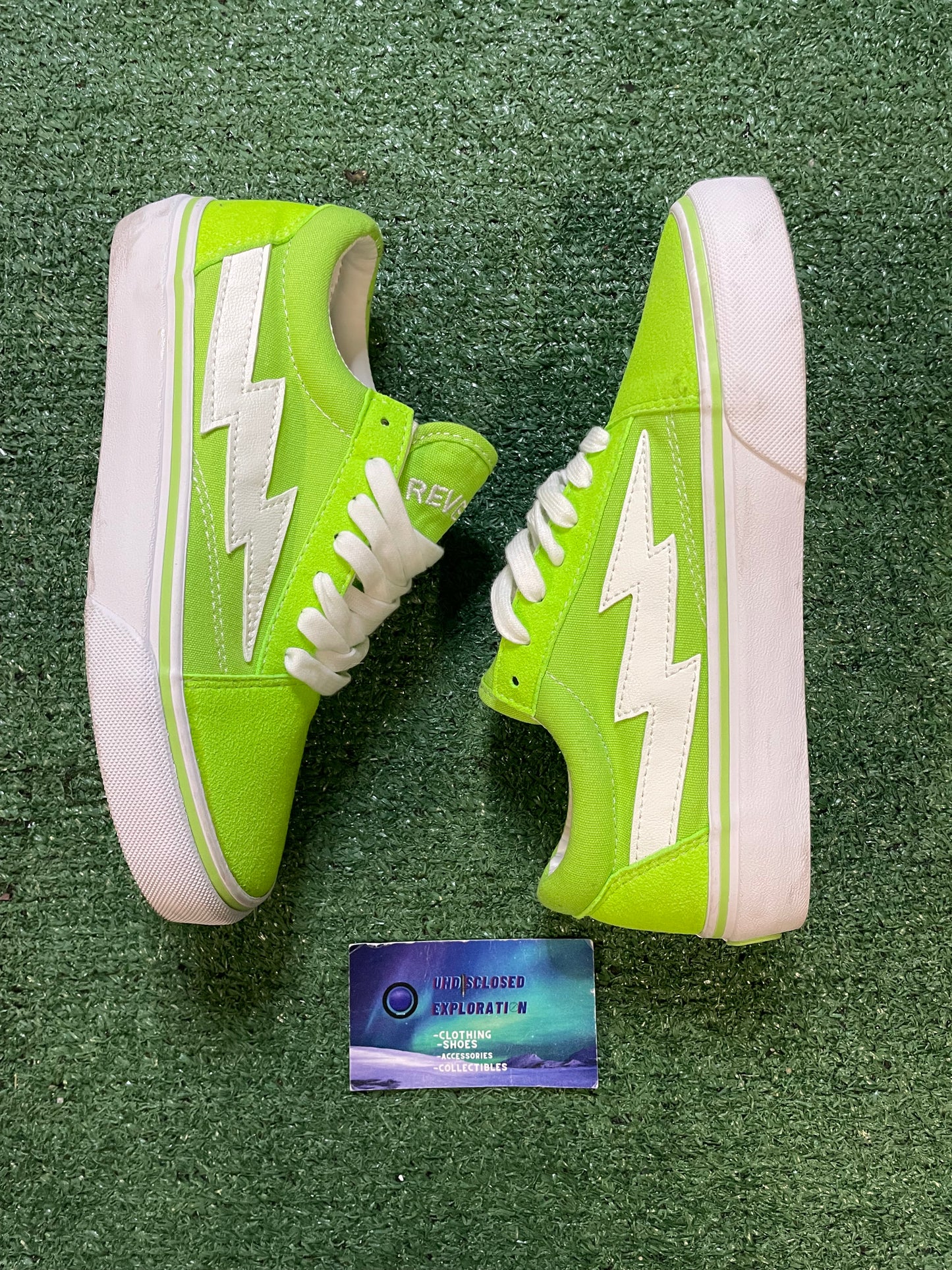 Revenge x Storm bolt green size 4men/5.5women