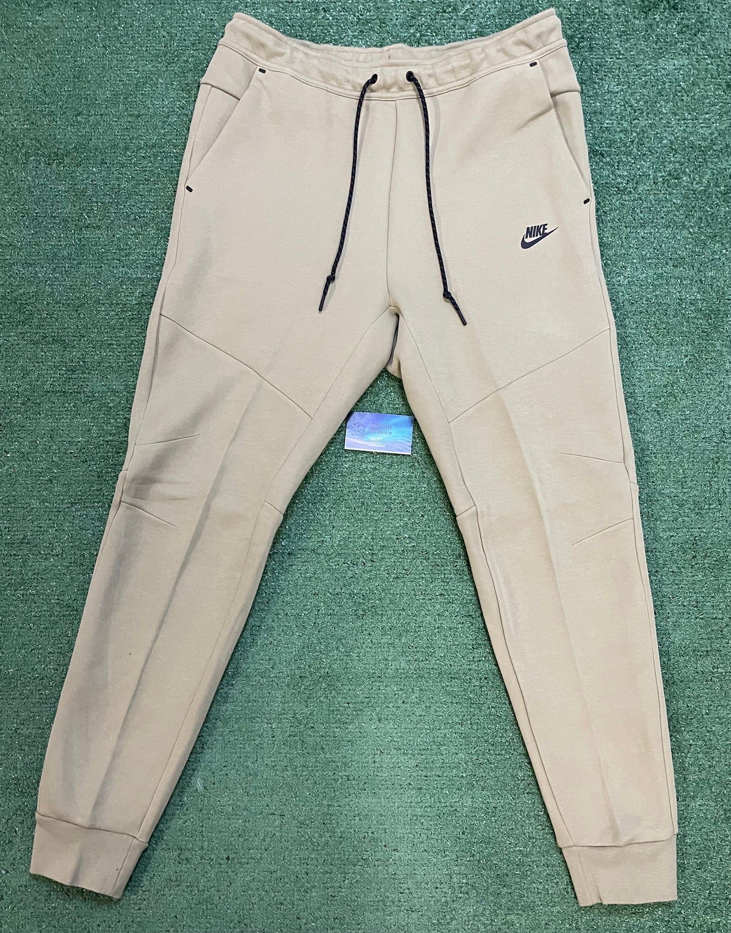 Nike tech fleece neutral olive sweatsuit