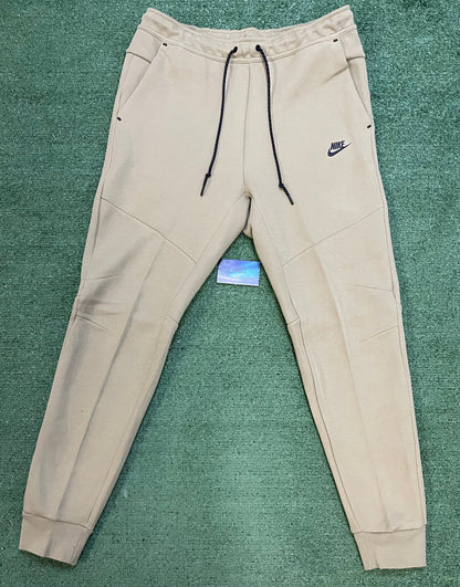 Nike tech fleece neutral olive sweatsuit
