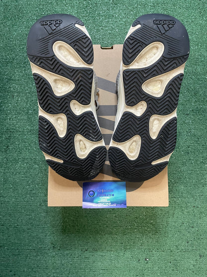 Yeezy Boost 700 v2 static size 8.5men/10women
