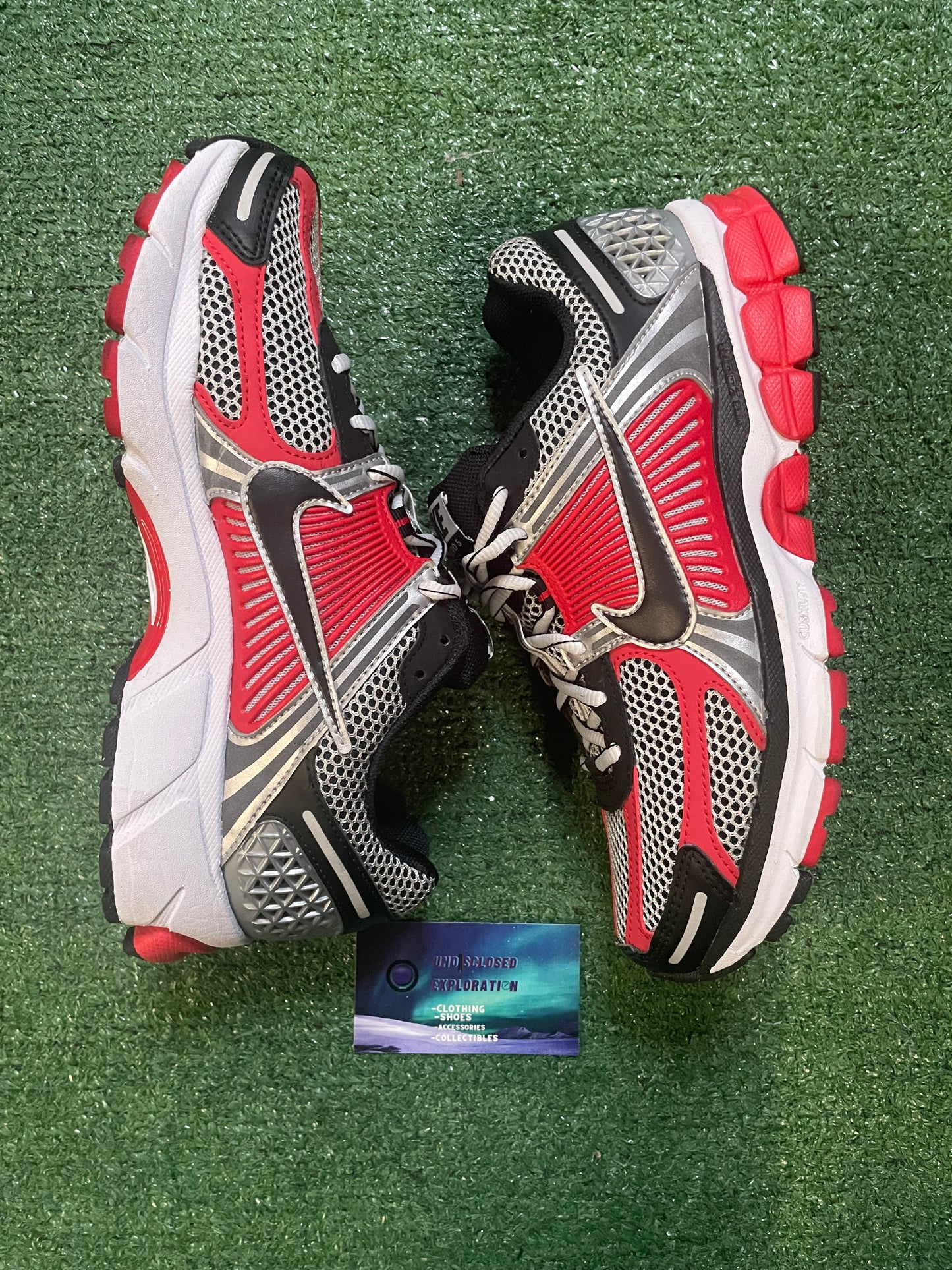 Nike Vomero 5 metallic silver university red size 7.5men/9women