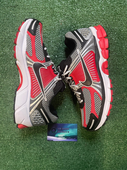 Nike Vomero 5 metallic silver university red size 7.5men/9women