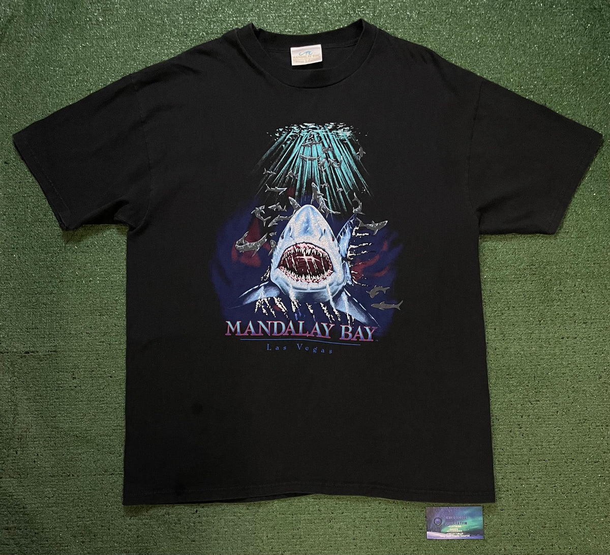 Vintage 1990s Mandalay Bay great white shark tee