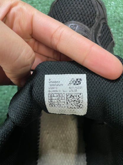 New Balance 740 triple black size 10.5men/12women