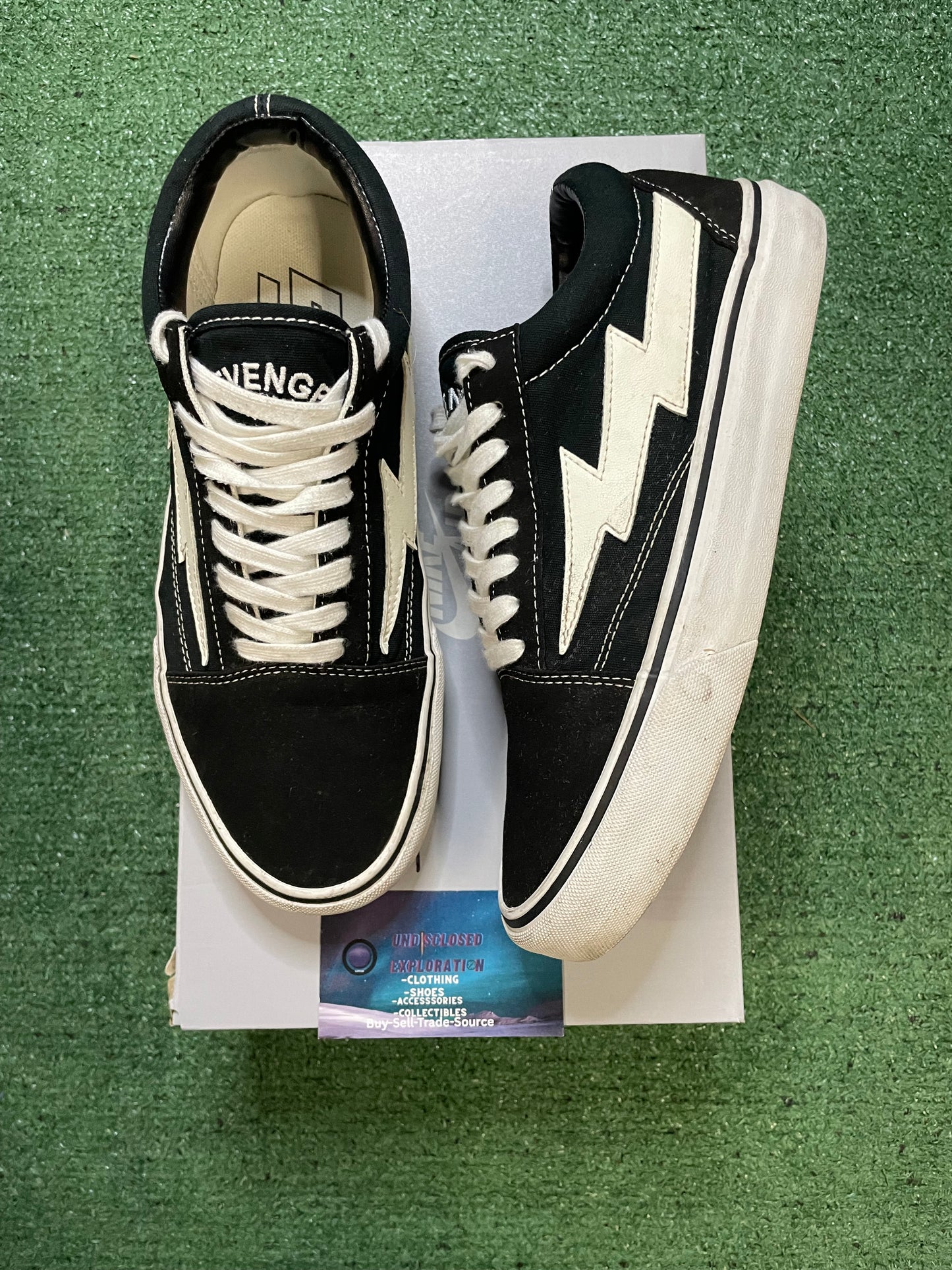 Revenge Storm black & white size 8men/9.5women