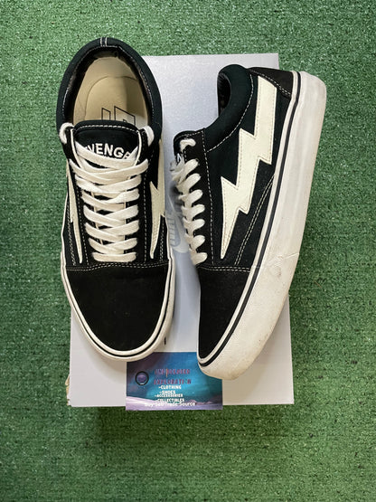 Revenge Storm black & white size 8men/9.5women