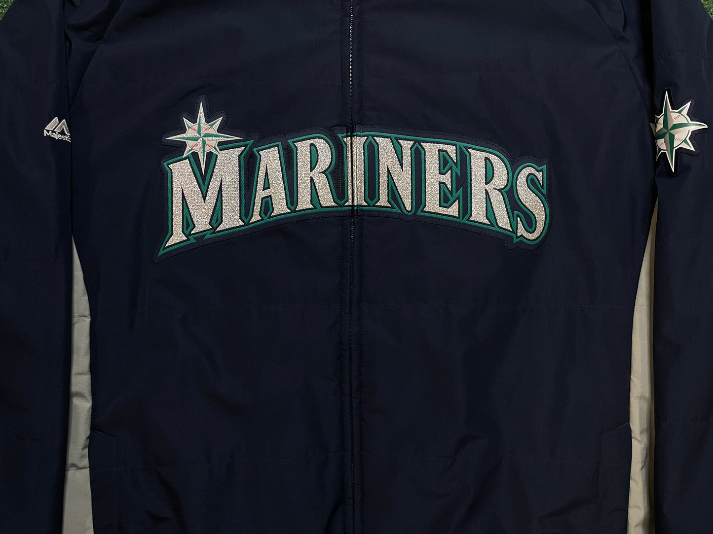 Vintage 2000s Seattle Mariners navy and silver jacket