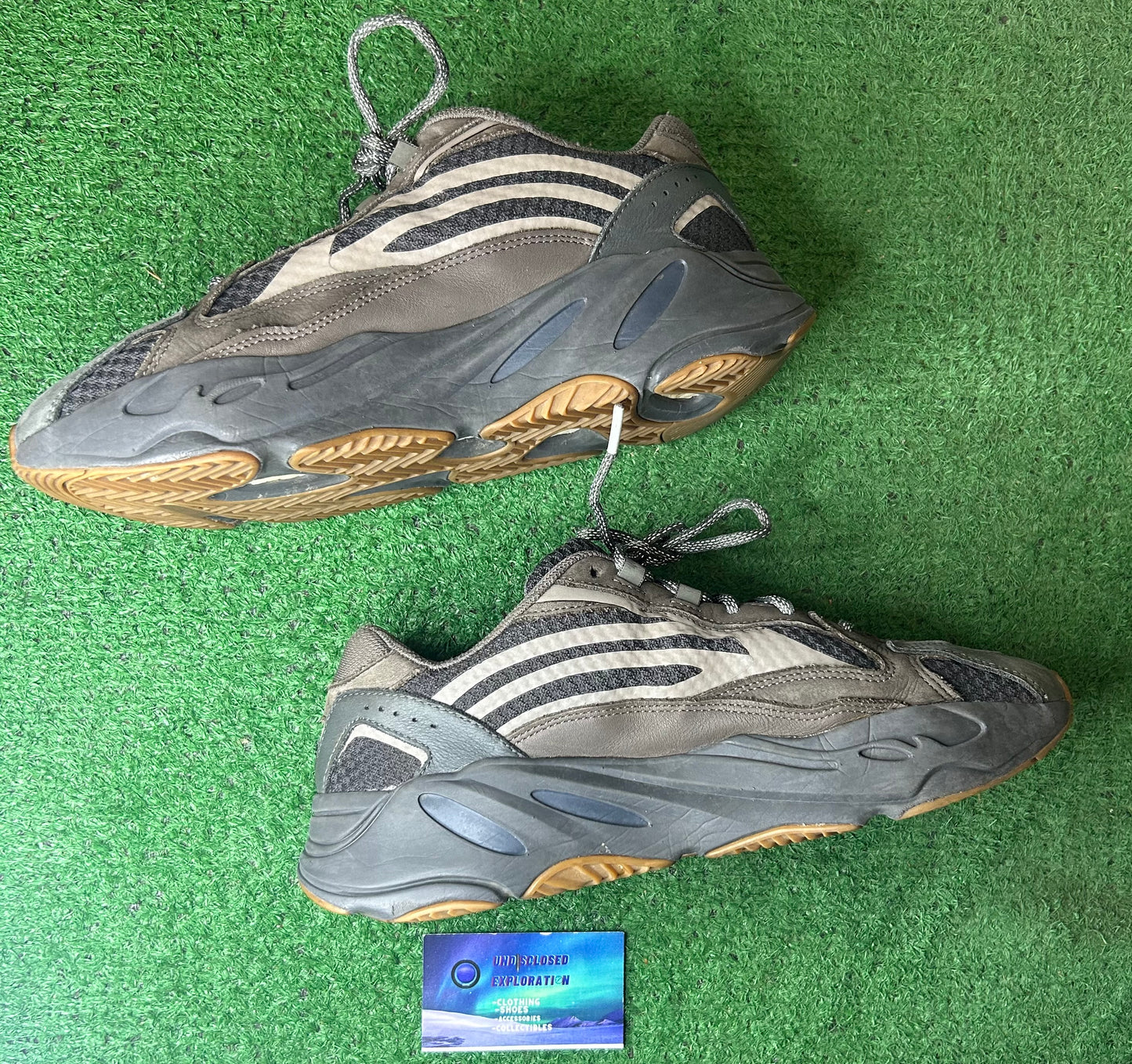 Yeezy 700 V2 Geode size 10.5men/12women