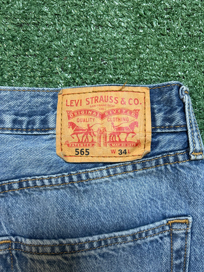 Levi 565 light wash Jean shorts