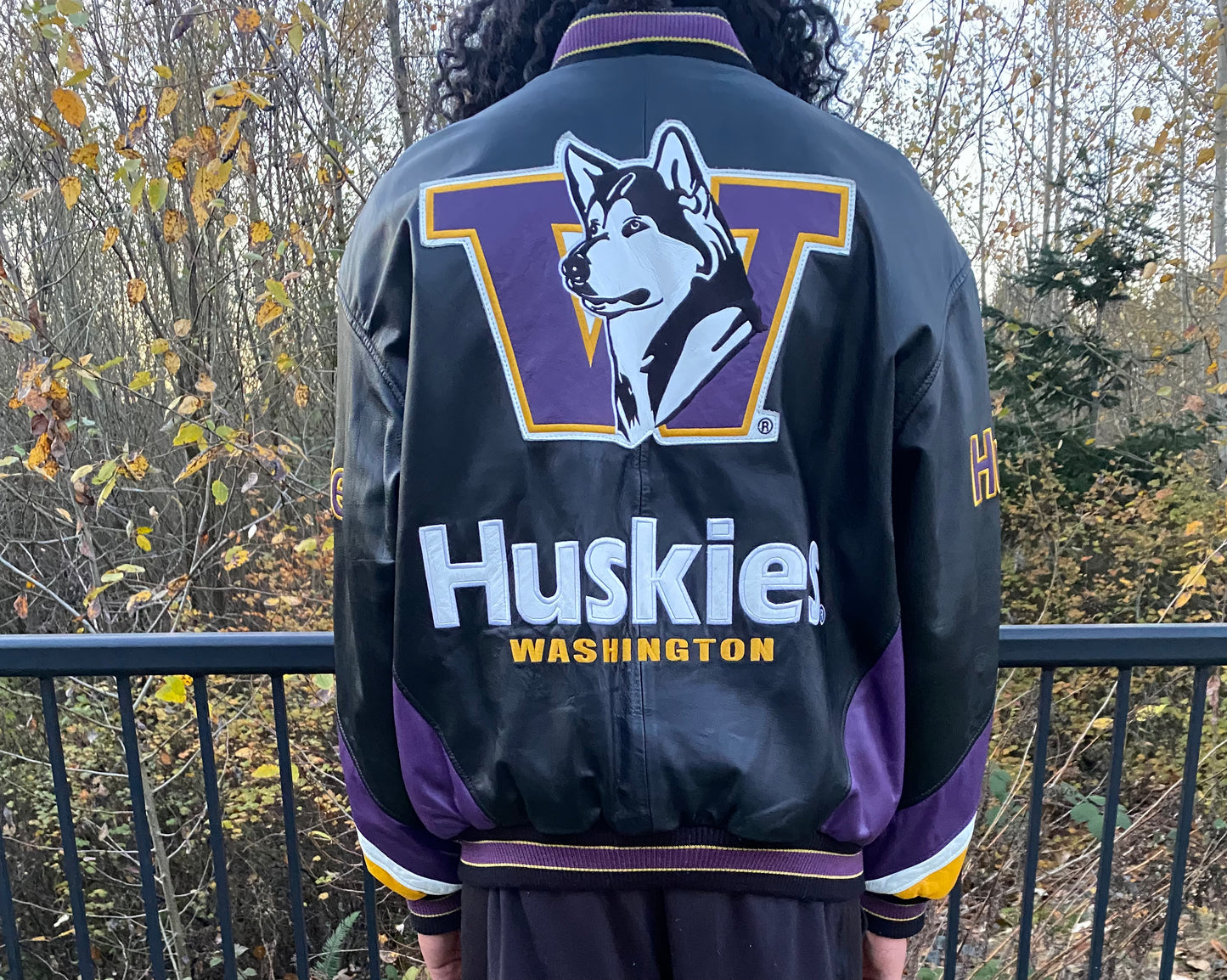 Vintage huskies university of Washington leather jacket