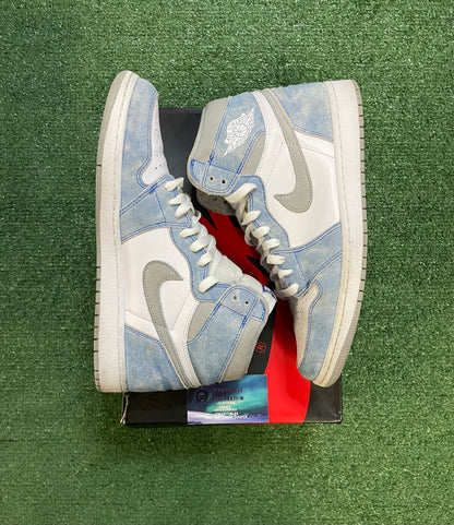 Air Jordan 1 hyper royal size 11men/12.5women