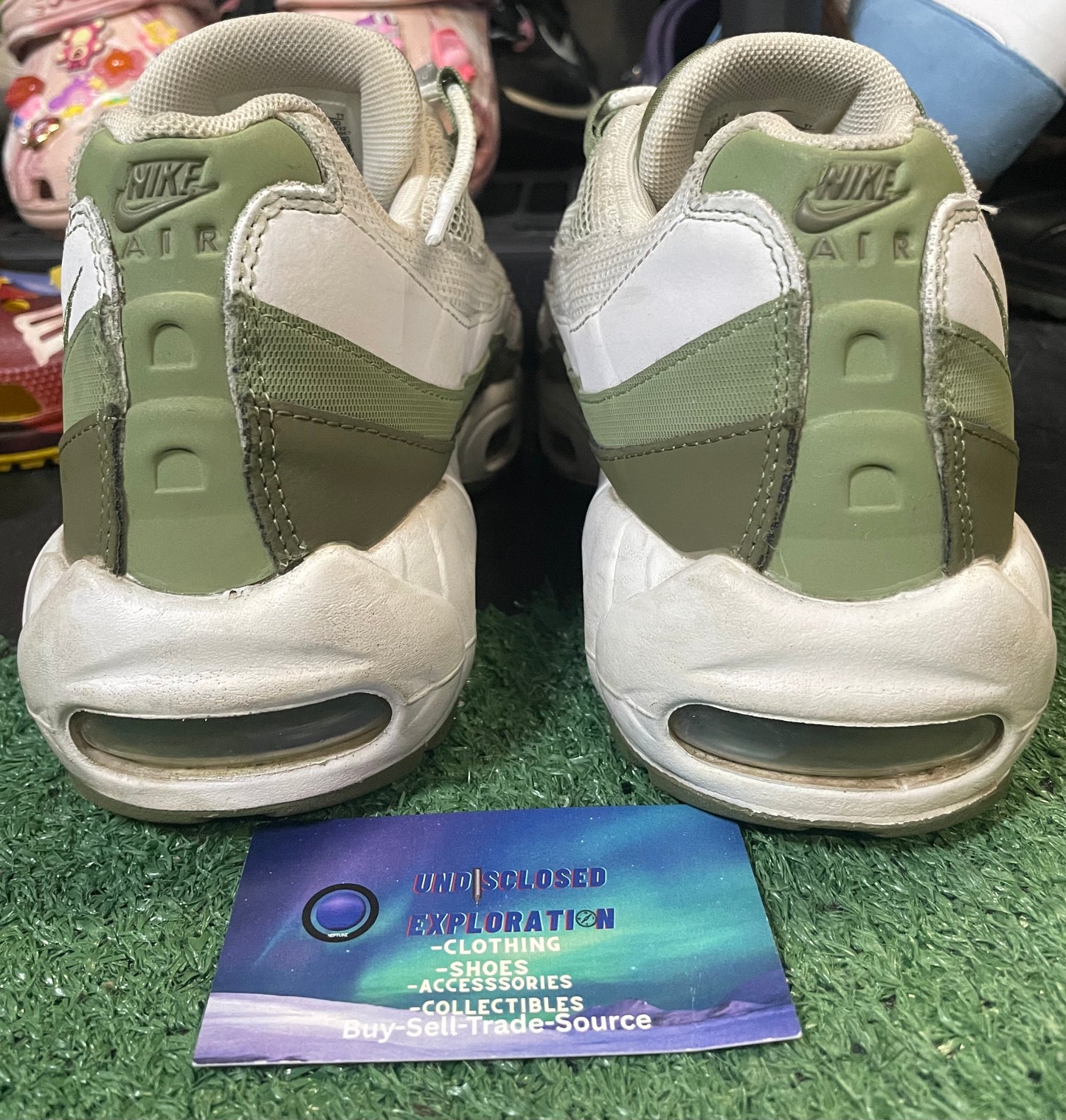 Nike air max 95 white oil green size 11men/12.5women