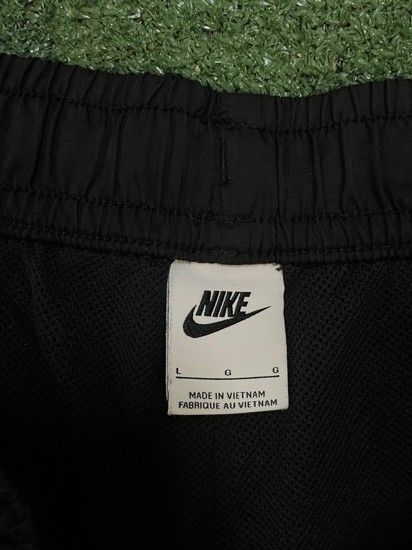 Nike black & white mesh shorts