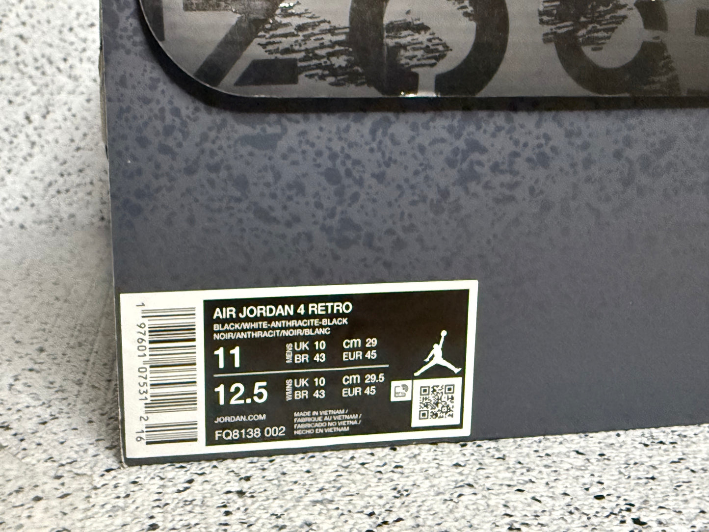 Jordan 4 Fear 11 Men/12.5 Women “Preowned”