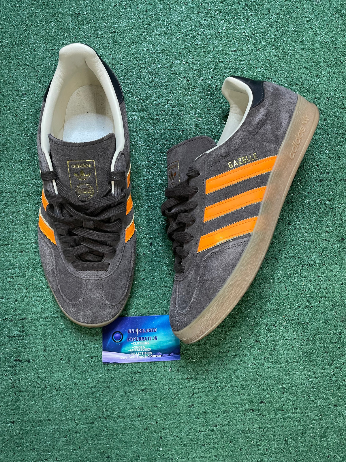 Adidas Gazelle brown & tangerine size 9.5men/11women