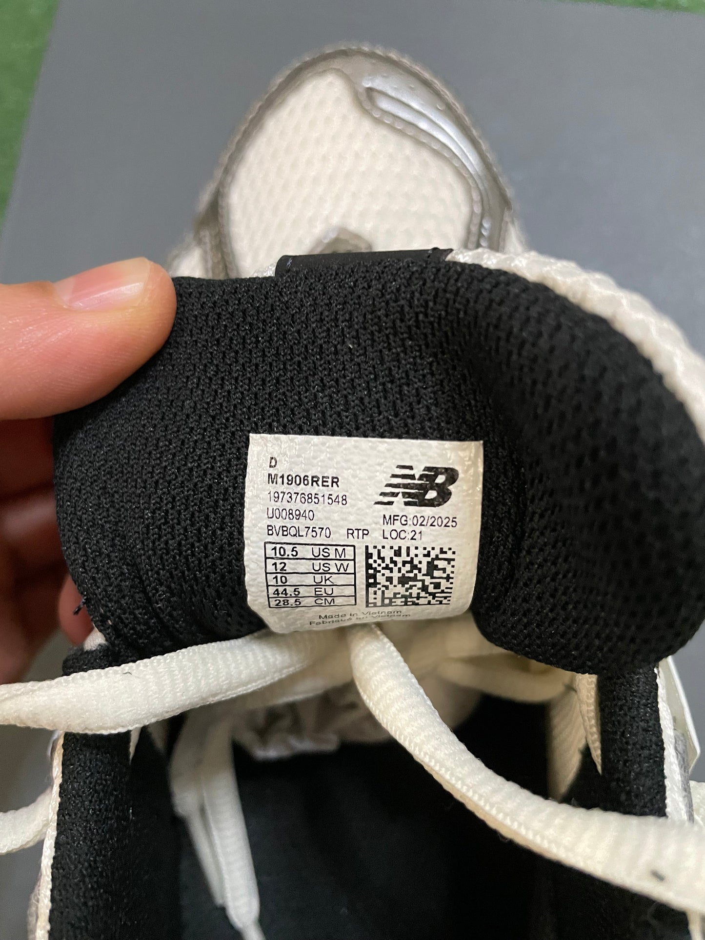 New Balance 1906r silver metallic black