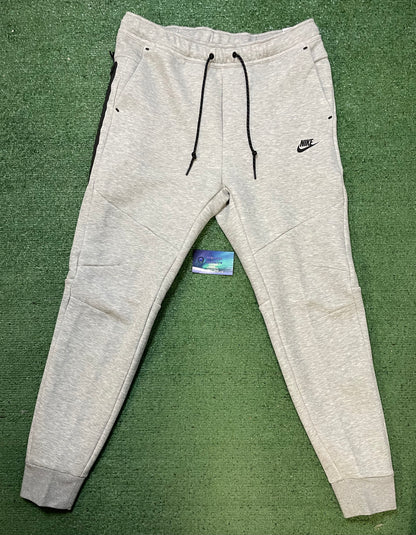 Nike tech fleece grey sweatsuit