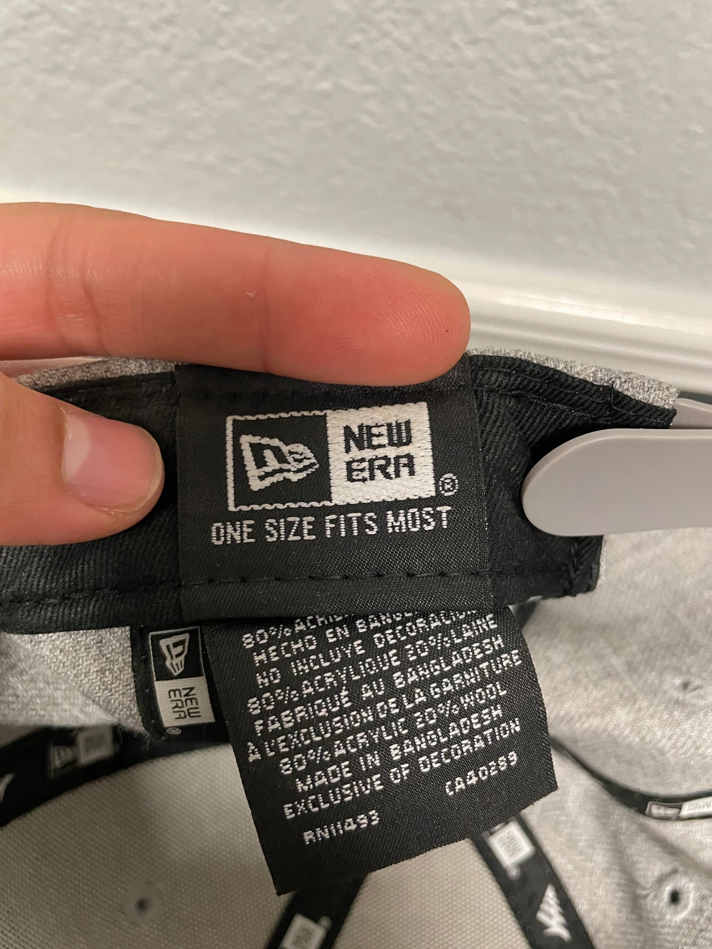 Grey paper planes hat