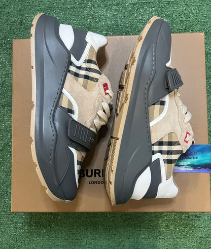Burberry Ramsey grey archive beige sneakers 10.5men/12women(EU 43.5)