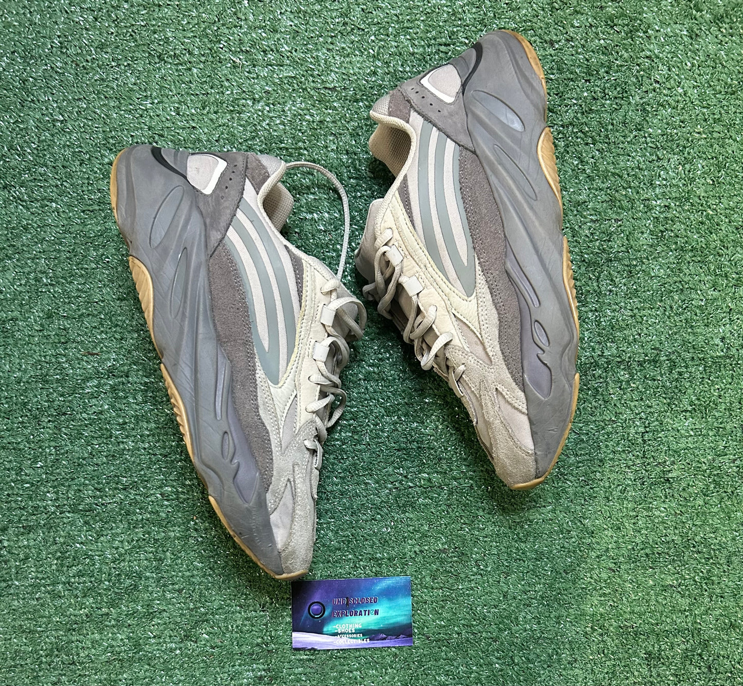 Adidas Yeezy boost 700 v2 tephra size 9.5men/11women