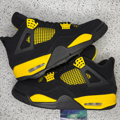 Jordan 4 Thunder 10.5 Men “Preowned”