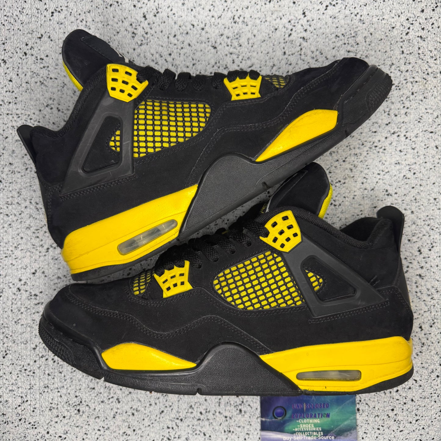 Jordan 4 Thunder 10.5 Men “Preowned”