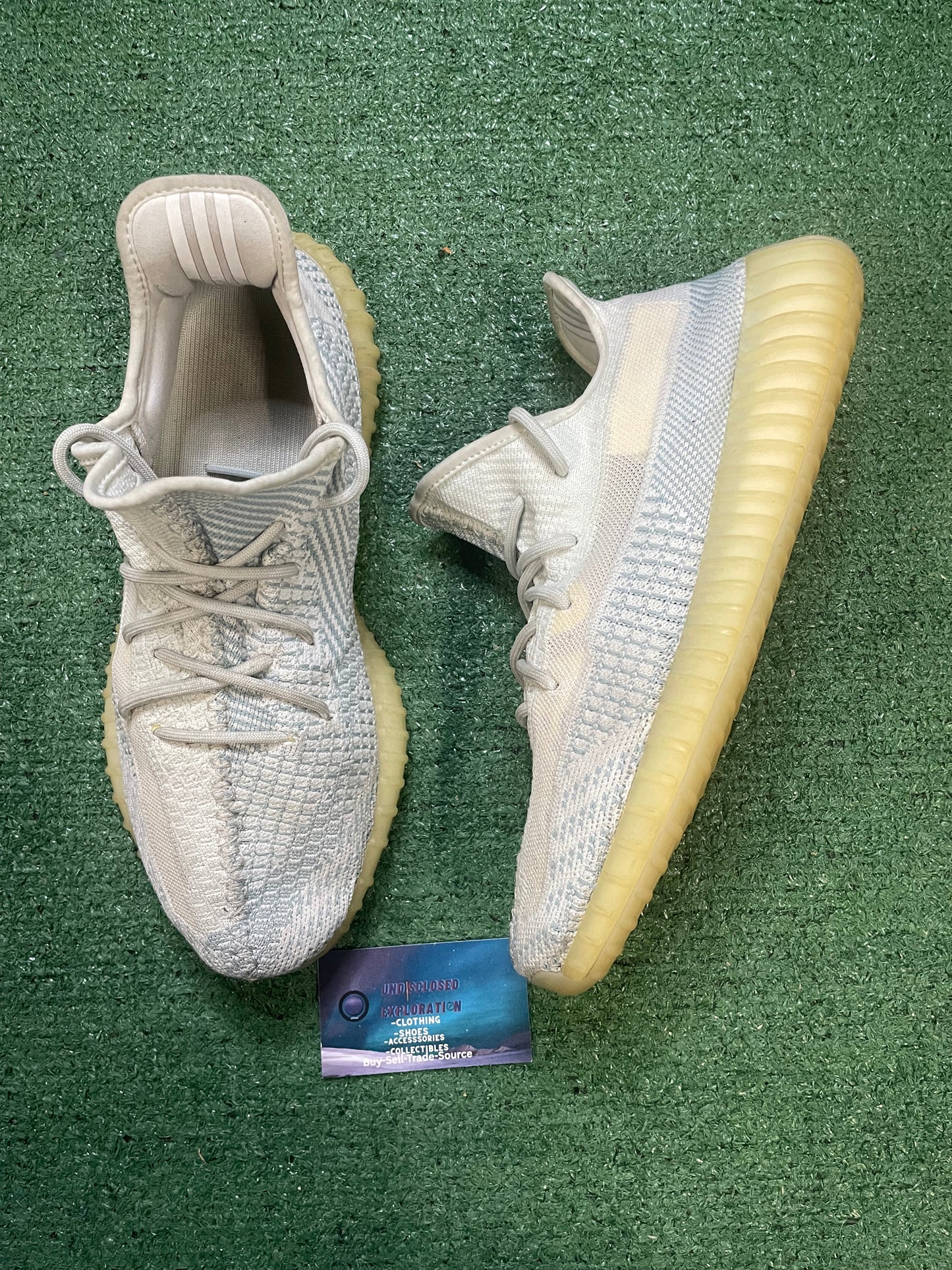 Adidas Yeezy 350V2 Cloud white  size 11men/12.5women