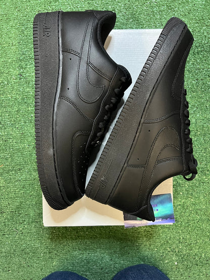 Nike Air Force 1 low triple black