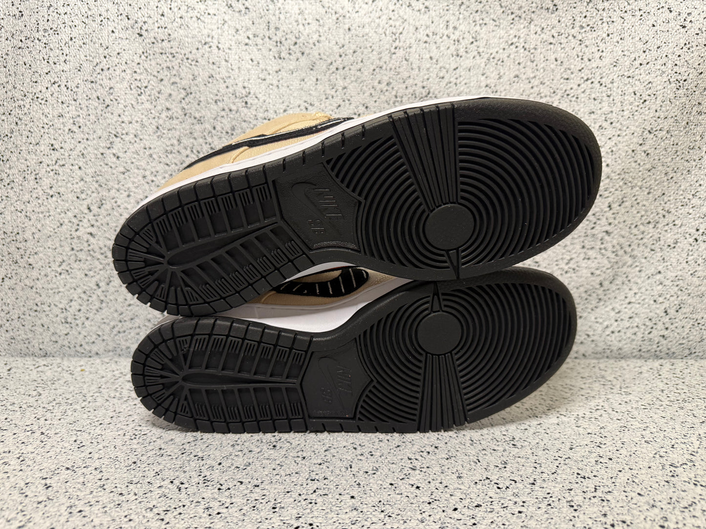 Nike Dunk SB Low Albino and Preto