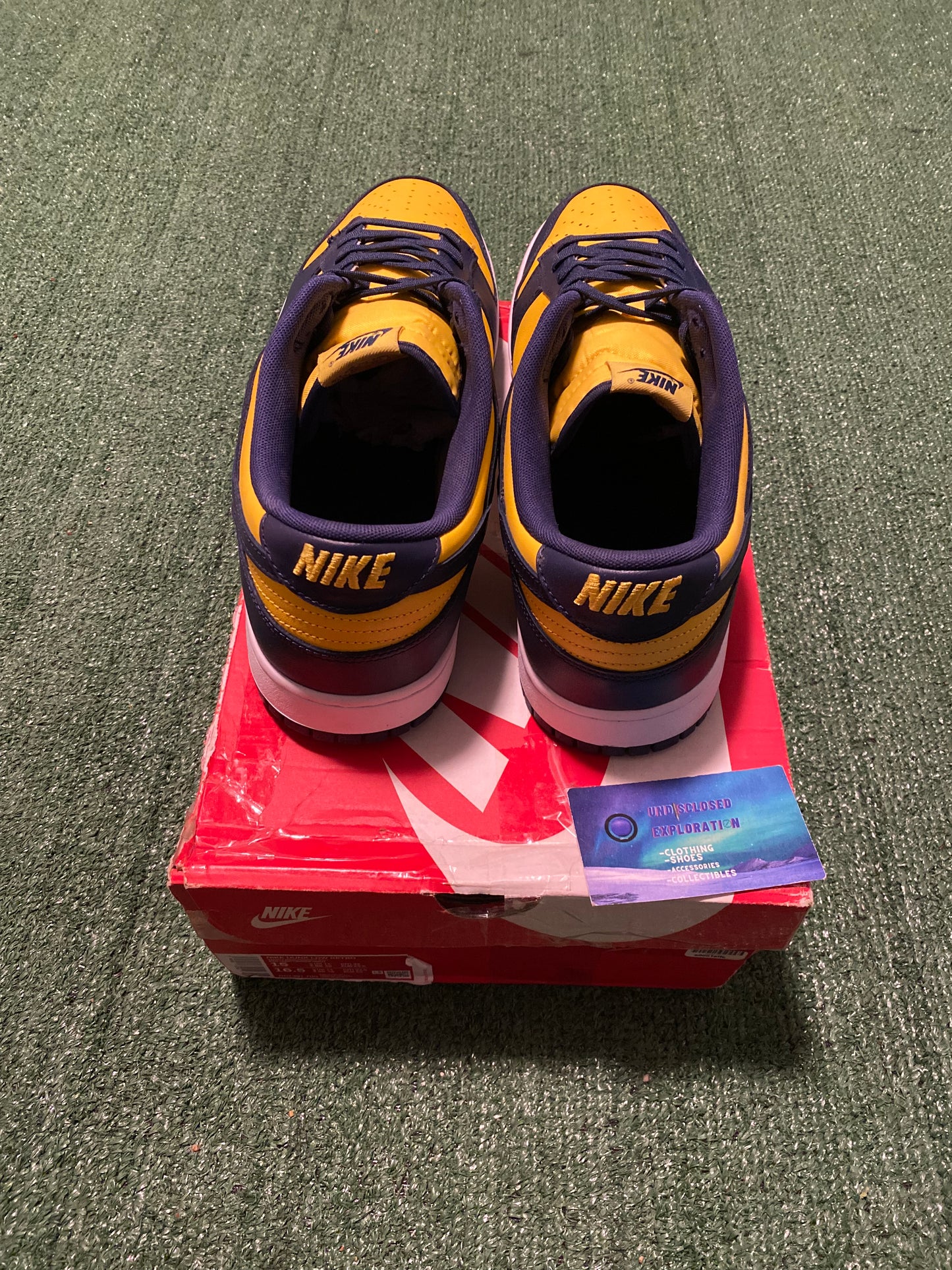 Nike dunk low Michigan size 15men/16.5women