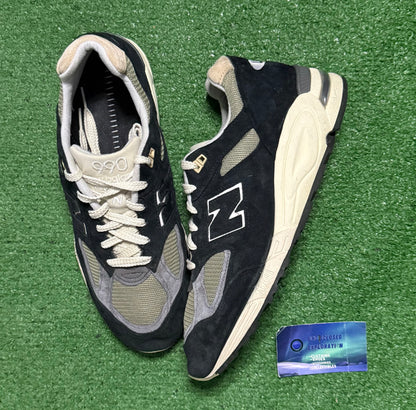 New Balance 990v2 Teddy Santis Black 10 Men/11.5 Women “Preowned”
