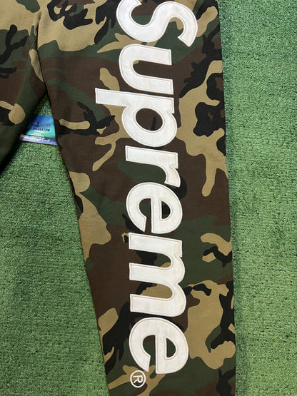 Supreme satin applique woodland camo sweatpants