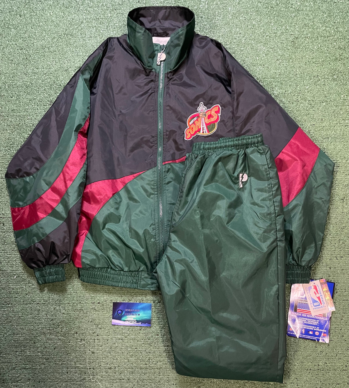 Vintage 1990s Seattle Sonics pro player youth Track suit