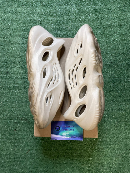 Yeezy foam runner sand size 5men/6.5women