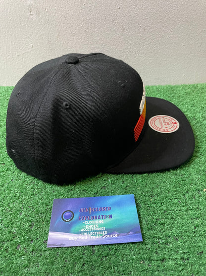 Phoenix Suns black Mitchell & ness hat