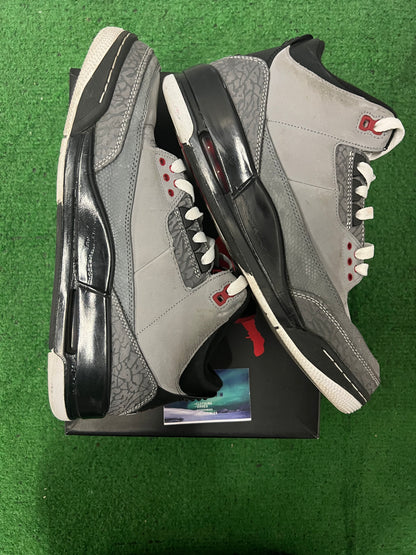 Air Jordan 3 stealth size 10men/11.5women