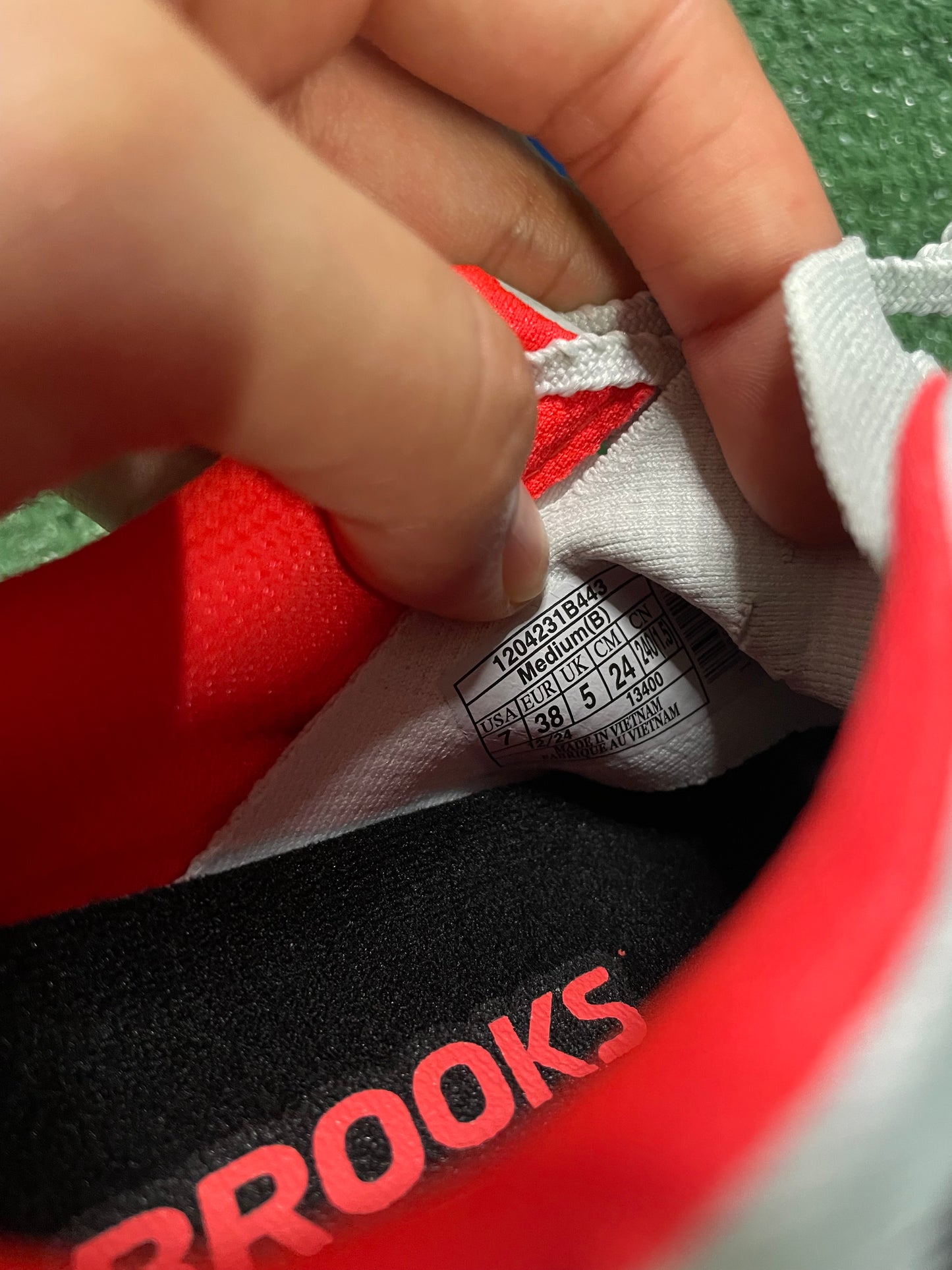 Brooks Hyperion max 2 illusion coral