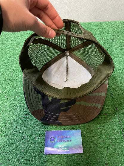 Vintage 1980s camo hat