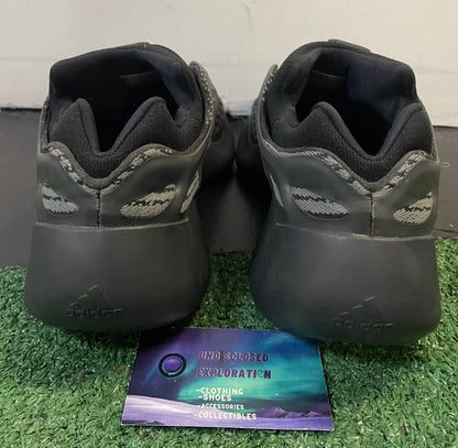 Yeezy 700v3 dark glow size 10.5men/12women