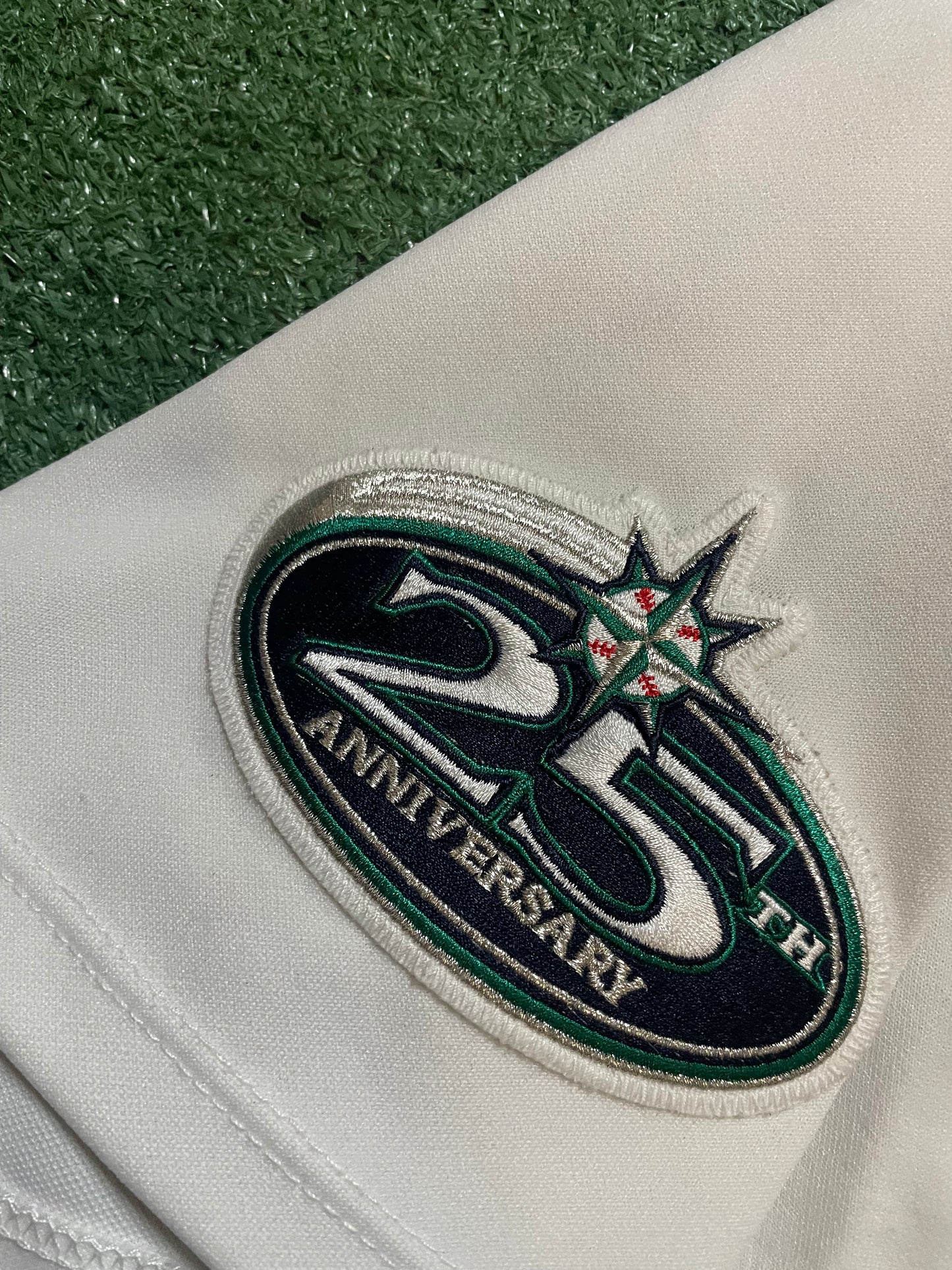 Vintage 1990s Seattle Mariners 25th anniversary Ichiro Suzuki #51 jersey